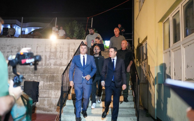 Abdixhiku në Samadrexhë kërkon votë për Ardian Shalën