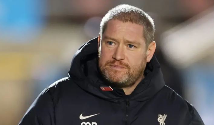 “Tronditje në Botën e Futbollit: Ndahet nga Jeta Ish-Trajneri i Liverpoolit”