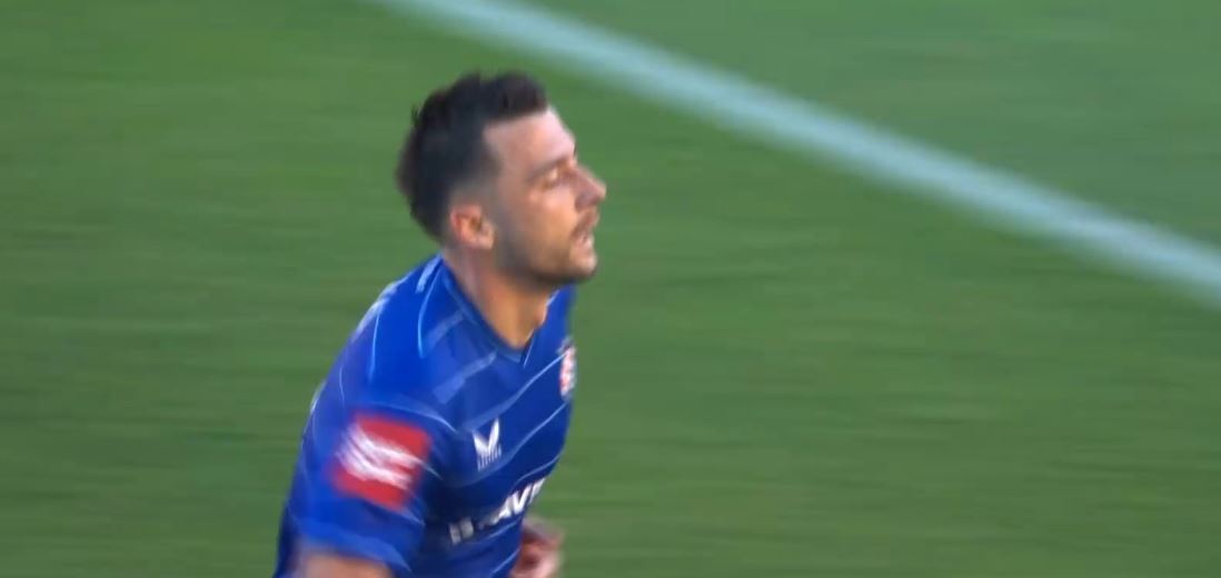 Arbër Hoxha Shënon Gol Spektakolar në Derbin e Madh Kroat, Driblim Magjik nga Mesi i Fushës!