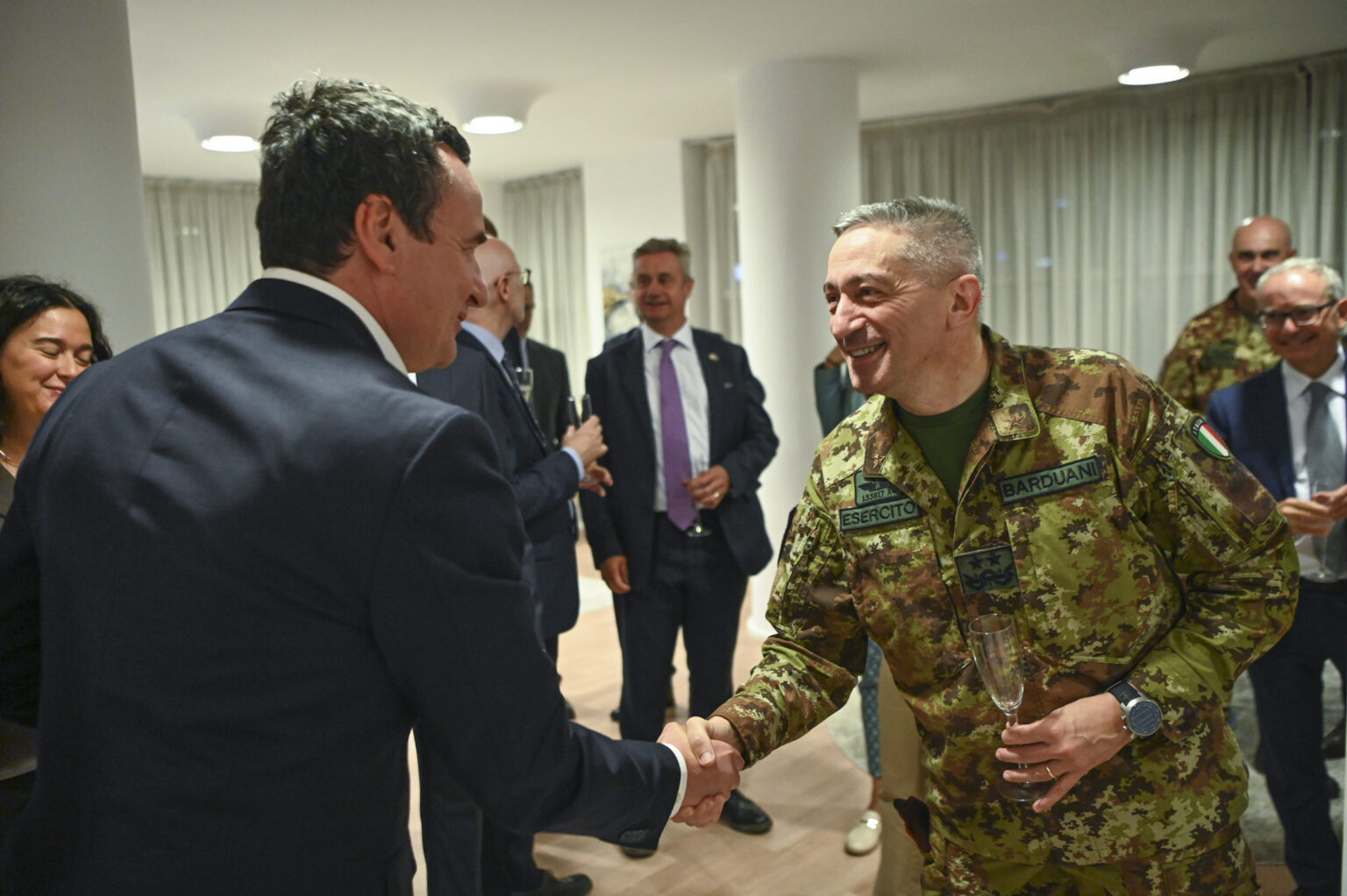 Ceremoni lamtumire në rezidencën italiane: Përveç Ambasadorëve të QUINT, i pranishëm edhe Kurti për nder të largimit të Barduanit