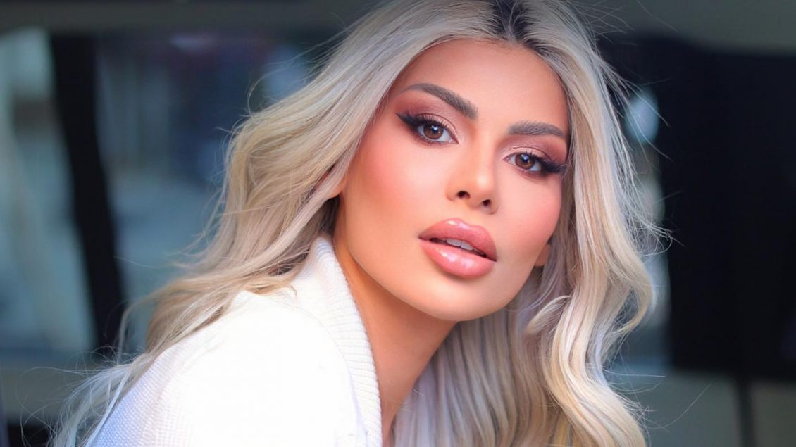 Luana tërheq vëmendjen në rrugët e Romës me veshje intime elegante