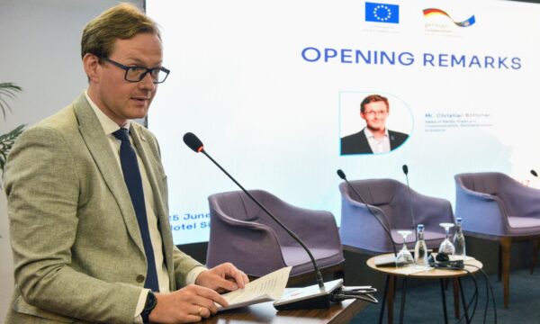 Gjermania kritikon politikën në Kosovë, apelon për formimin e institucioneve dhe zbatimin e Kushtetutës