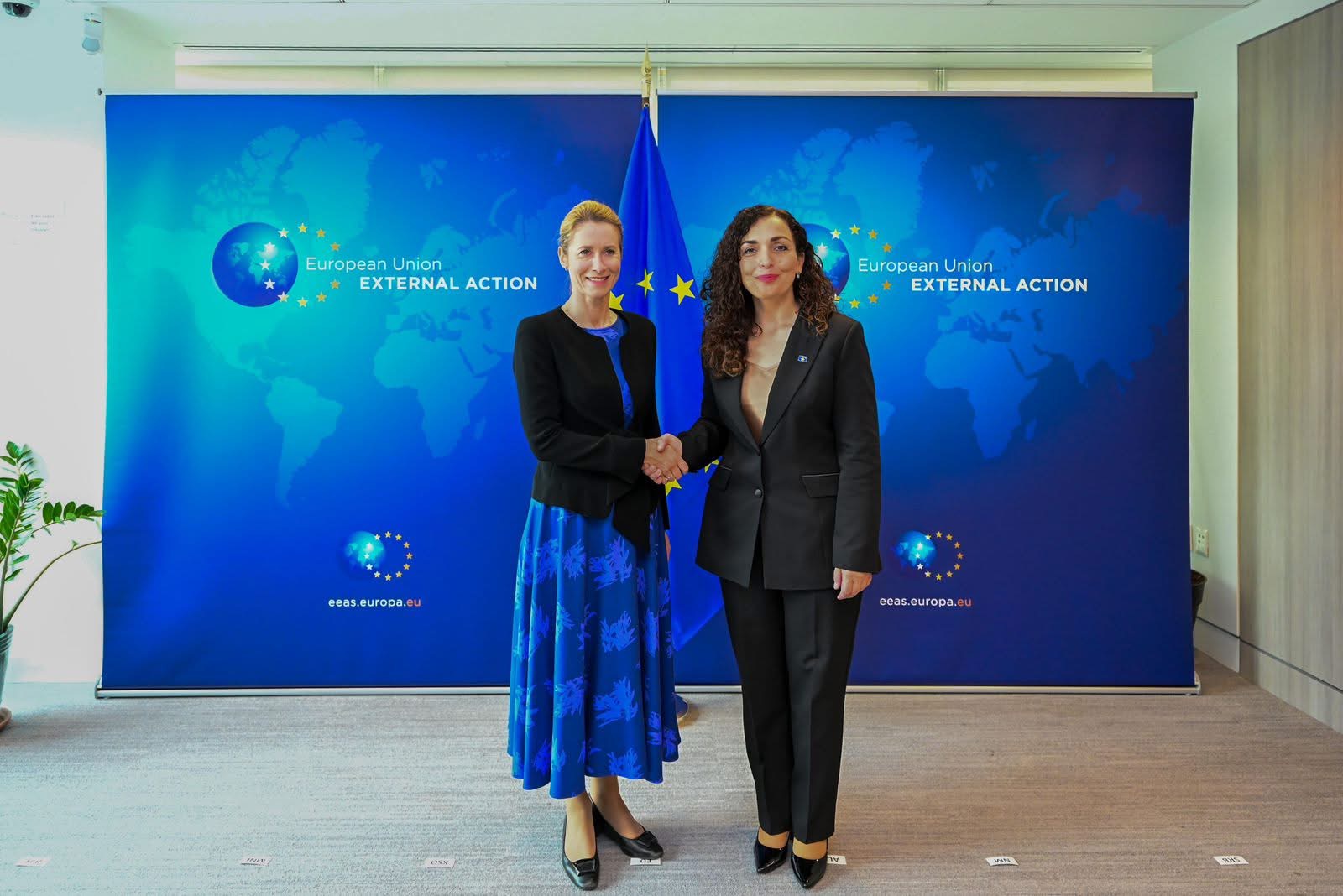 Osmani zhvillon bisedime me Kaja Kallas në New York – Synon lehtësimin e sanksioneve ndaj Kosovës