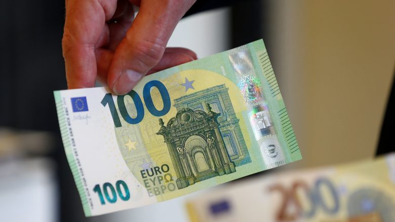 Arsyeja pas këshillës për banorët e Evropës që të mbajnë 100 euro në dorë në shtëpi