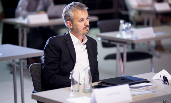 Agon Maliqi: Kosova në krizë – marrëdhëniet me BE-në, SHBA-në dhe Tiranën në pikën e ngrirjes