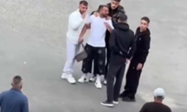 “‘O vëllavi jem’ – Emocion dhe dhimbje në vendin e tragjedisë ku humbi jetën vëllai”