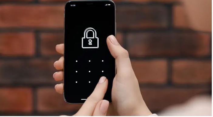 Largoni këto tre aplikacione nga celulari juaj: ato mbledhin të dhënat dhe ju ndjekin hap pas hapi!