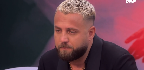 Luiz Ejlli nderon me praninë e tij ceremoninë mortore të vëllait të Gjestit, viktimë e një aksidenti tragjik rrugor