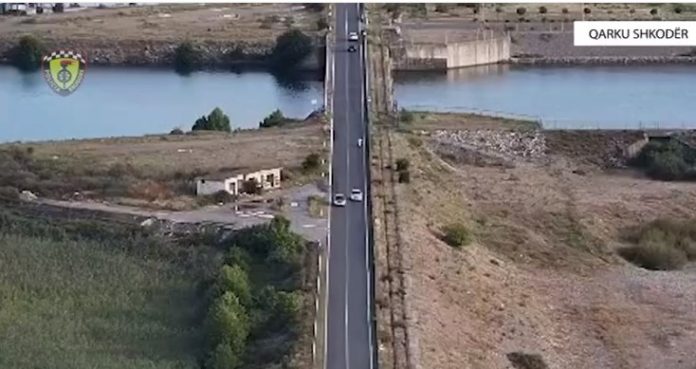 Dronët zbulojnë shkelje në Shkodër, ndëshkohen 13 shoferë