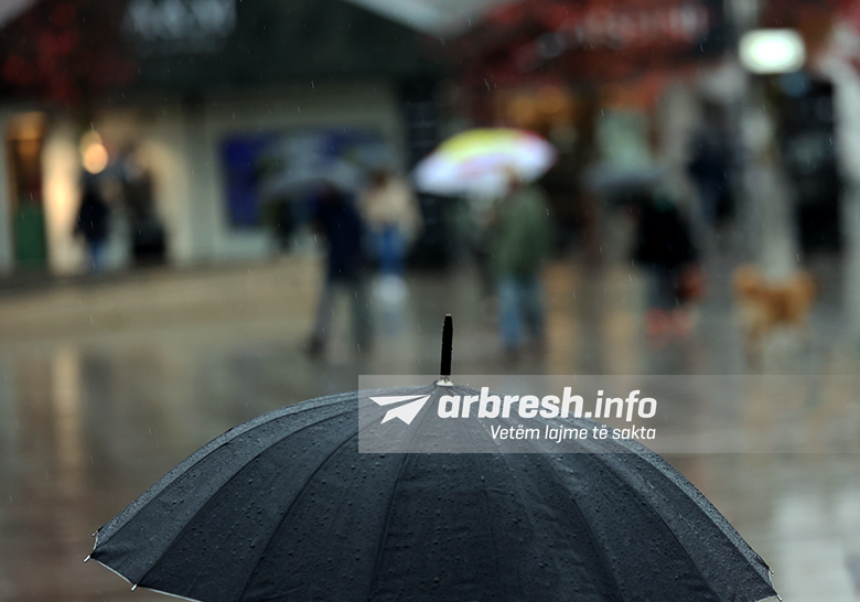 Shqipëria përballet me reshje shiu dhe kushte atmosferike të luhatshme