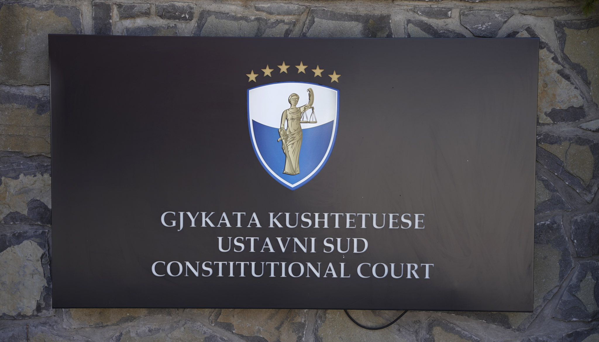 Kushtetuesja mund të hapë rrugën për zgjedhje të jashtëzakonshme, paralajmëron Baraliu