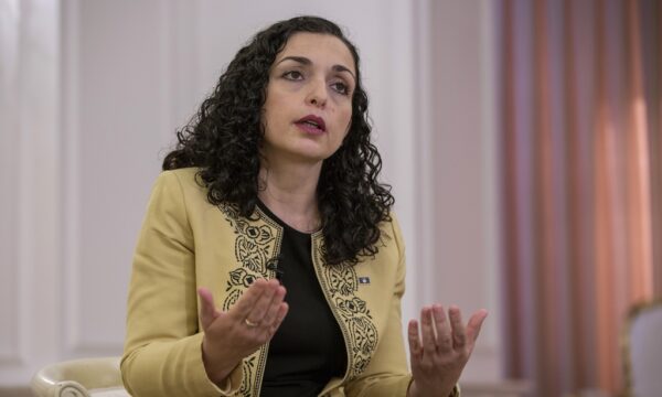 Osmani deklaron: “Kuvendi nuk bllokohet për një nënkryetar”, ndërsa Kushtetuesja sqaron se konstituimi është i vlefshëm edhe pa të.