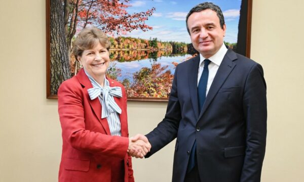 Kurti zhvillon takim me Shaheen: Radojiçiq vazhdon të jetë i lirë në Serbi