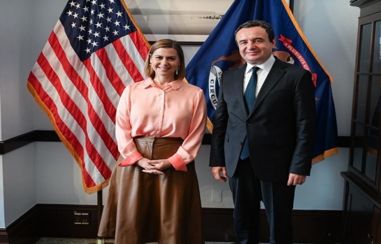 Kryeministri Kurti zhvillon bisedime me senatoren amerikane Elissa Slotkin mbi çështjet e sigurisë dhe mbrojtjes