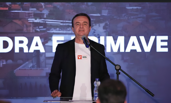 Kurti rikthehet nga SHBA, merr pjesë në tubimin e VV-së në Tiranë