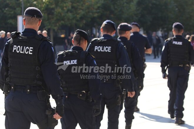 Zbulohen armë, drogë dhe municione në Kamenicë