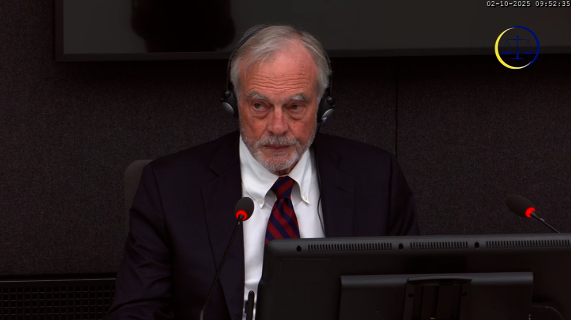 Jock Covey përfundon dëshminë në Gjykatën e Hagës