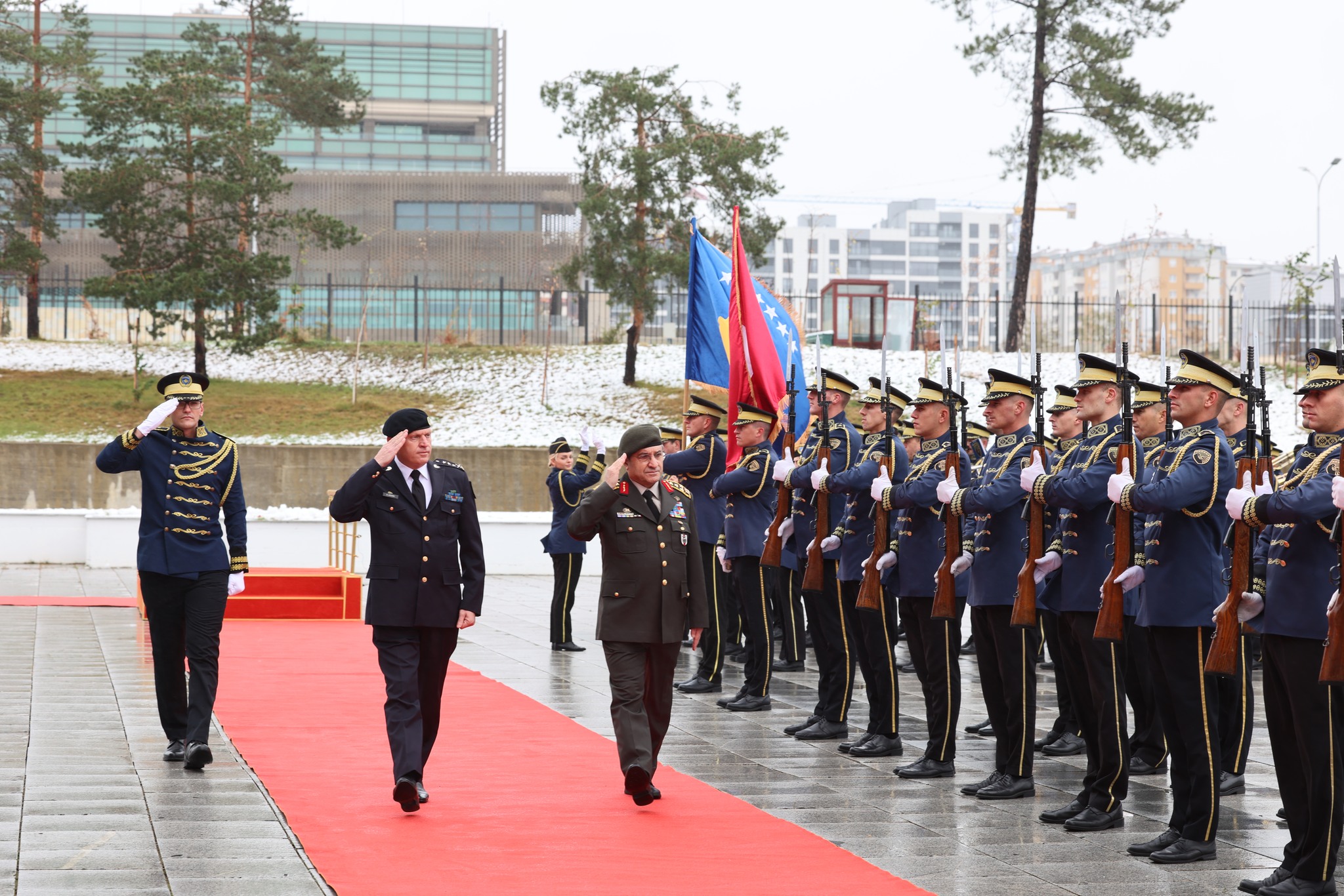 Komandanti i FSK-së takon Shefin e Mbrojtjes së Turqisë