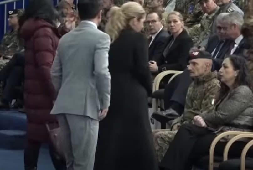 Dimal Basha përballet me konfuzion gjatë ceremonisë së KFOR-it