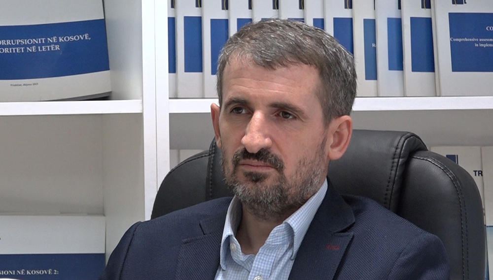 Miftaraj kritikon ndarjen e 100 eurove për studentët