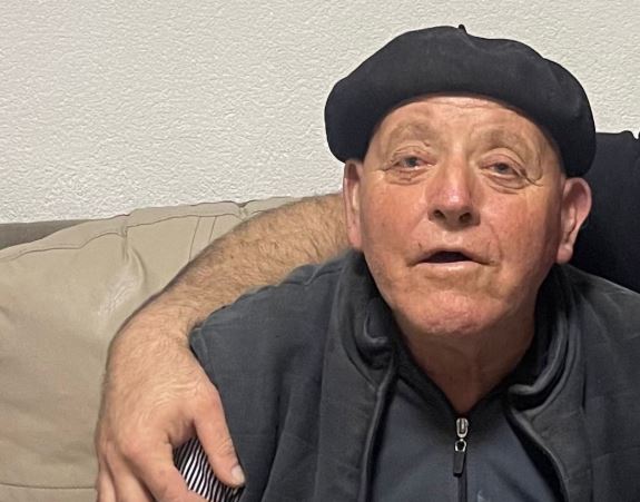 Policia në Klinë kërkon ndihmën e publikut për të gjetur të moshuarin e humbur