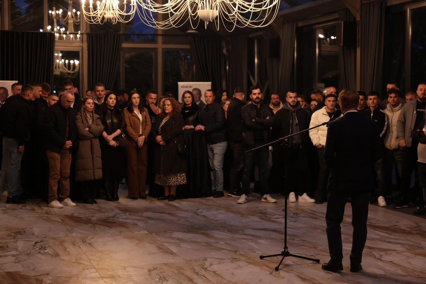 Të rinjtë mbështesin Ferit Idrizin në përpjekjet e tij