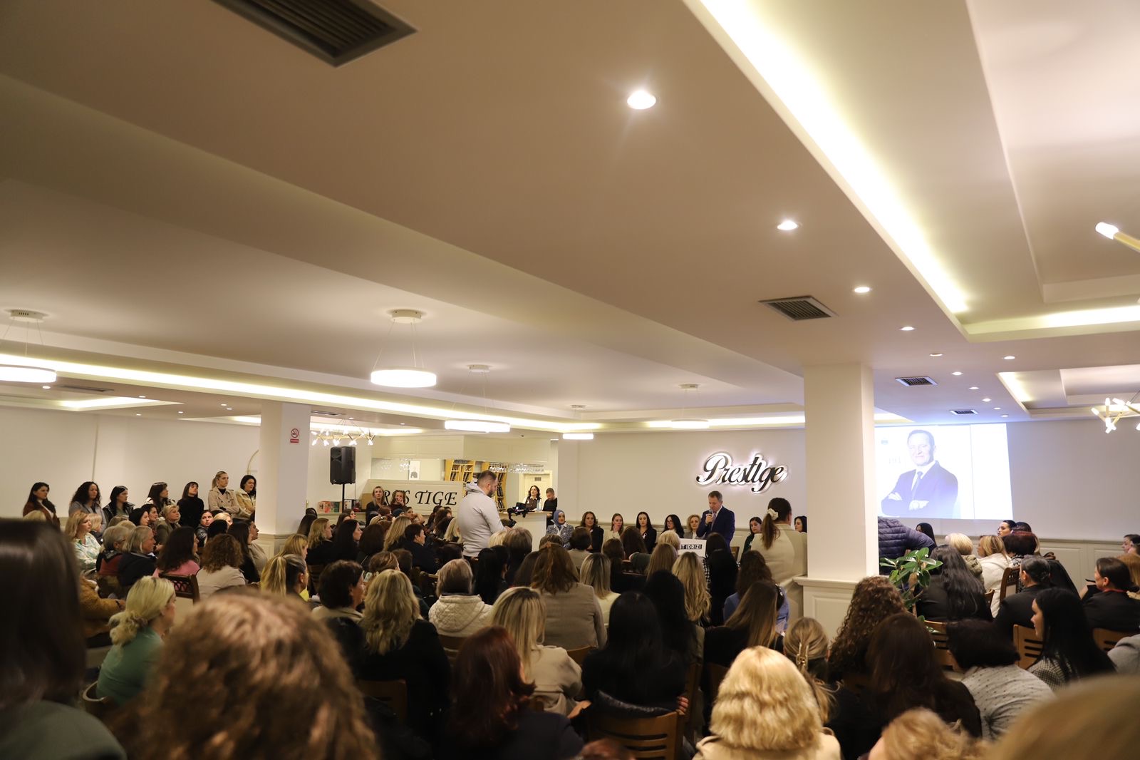 Gratë e Vushtrrisë japin mbështetje të fortë për Ferit Idrizin