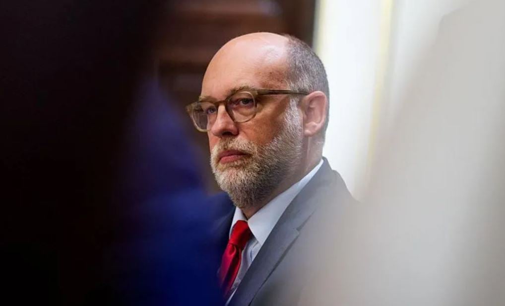 Administrata Trump njofton largimin e mijëra punonjësve