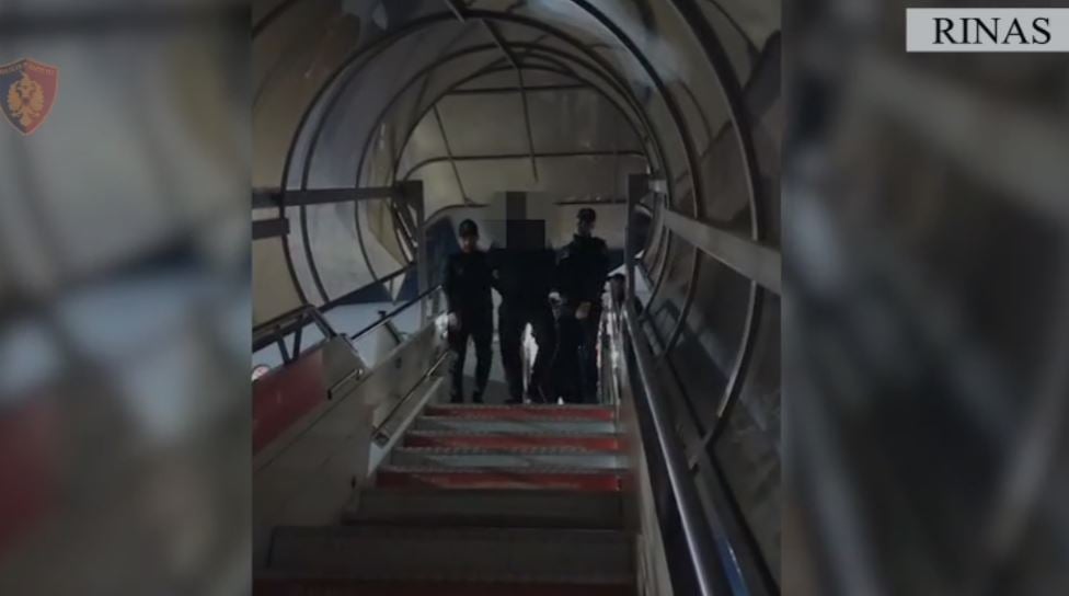 Anëtar i grupit të drogës ekstradohet nga Spanja në Shqipëri