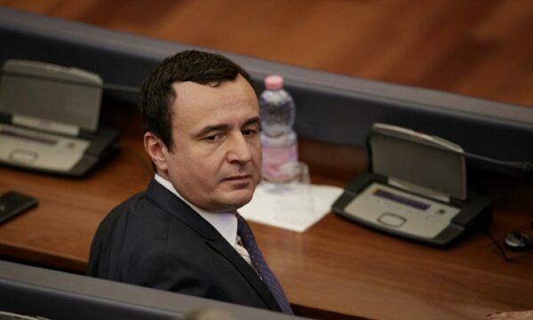 Kurti fillon bisedimet për formimin e qeverisë së re pa koalicion