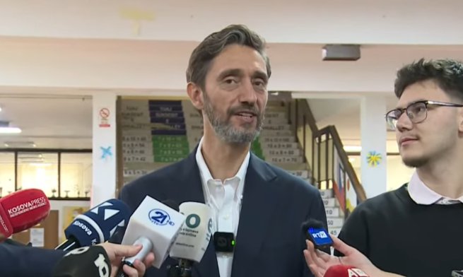 Ismaili inkurajon Prishtinën të ndjekë rrugën e ndryshimit