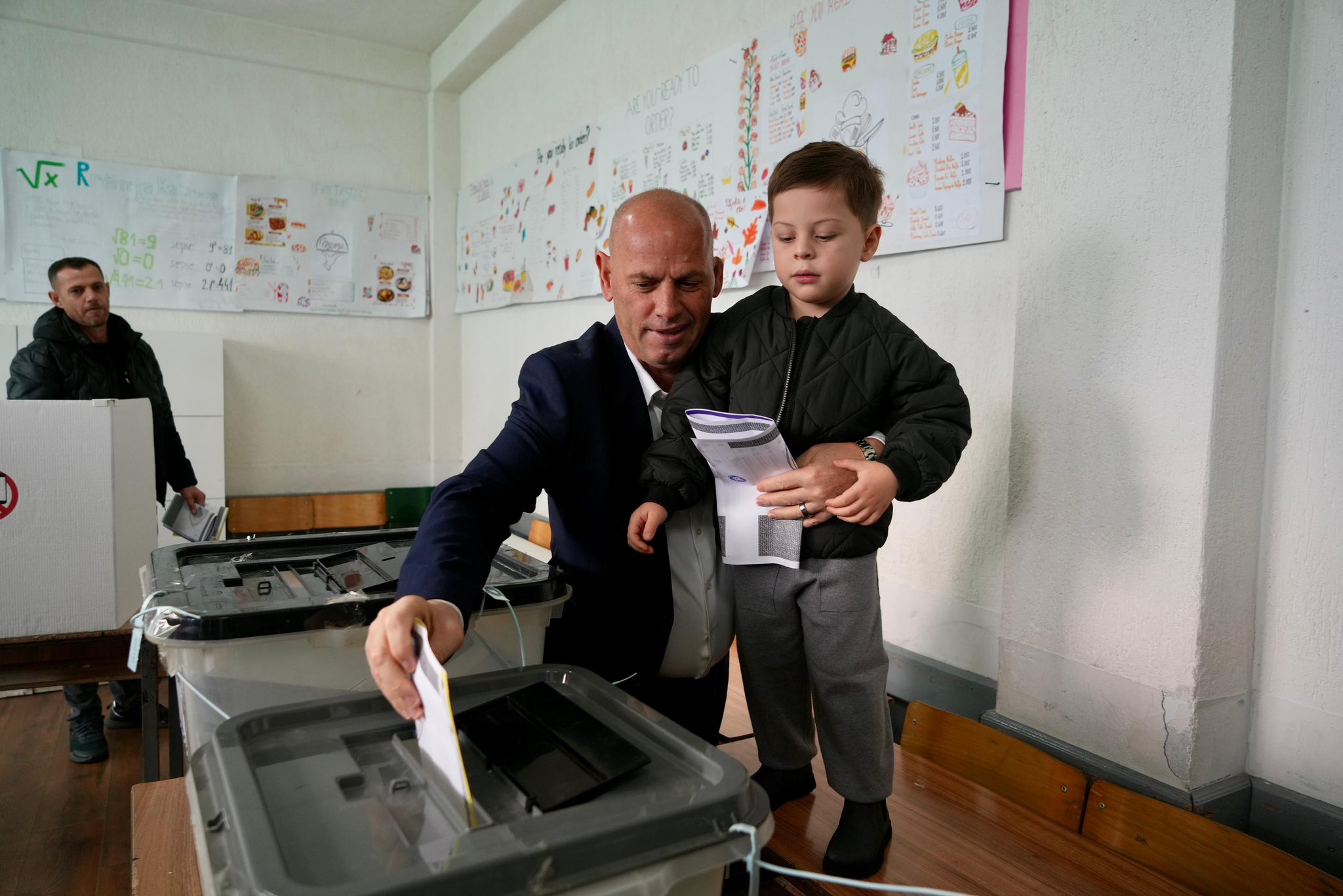 Ramiz Lladrovci inkurajon qytetarët të marrin pjesë në votime