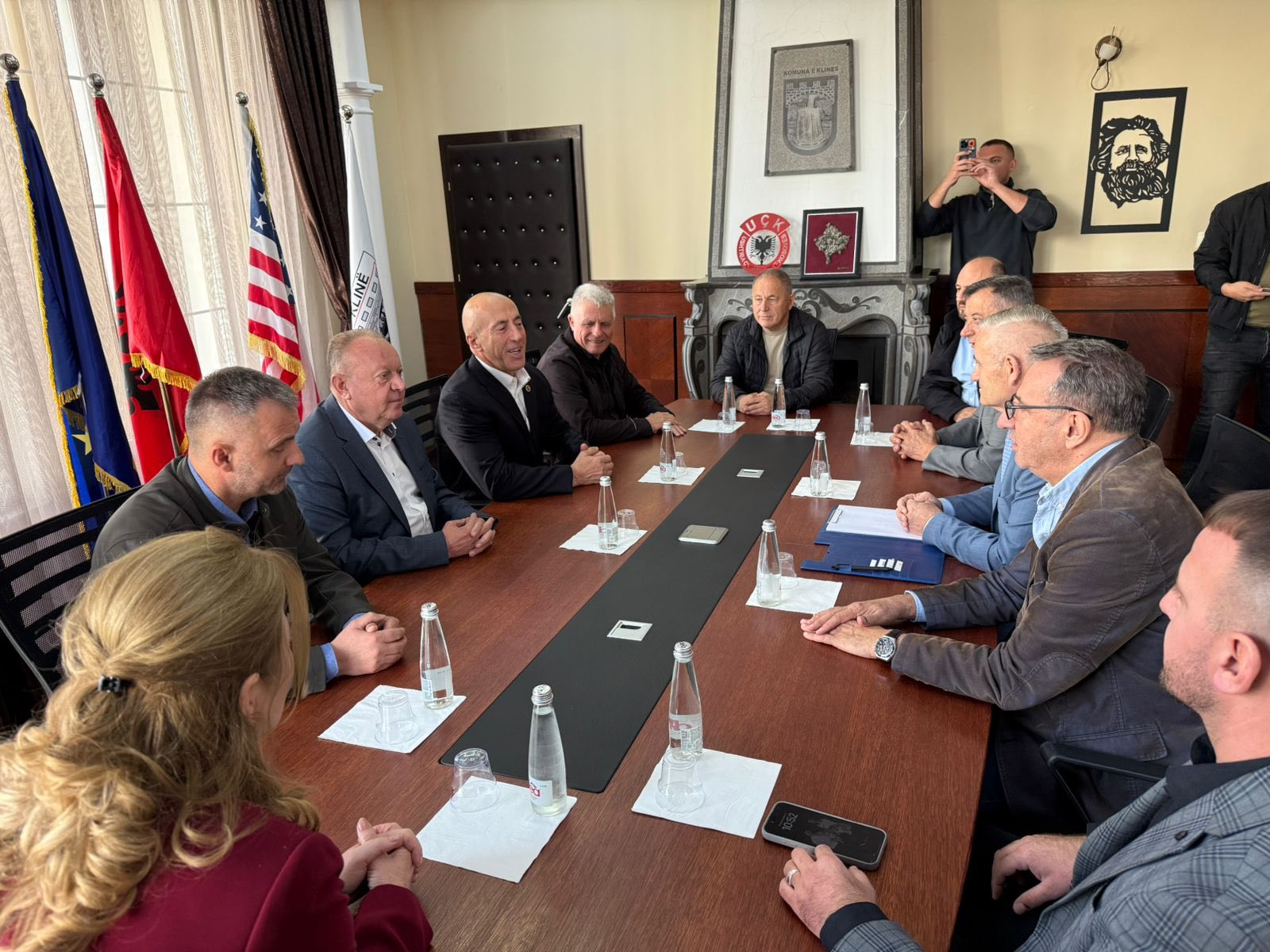 Haradinaj përgëzon Elezajn për suksesin në zgjedhjet e Klinës