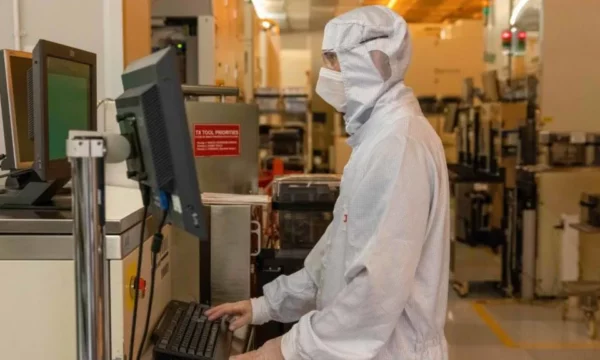 Qeveria Holandeze Nacionalizon Kompaninë e Çipave Kineze