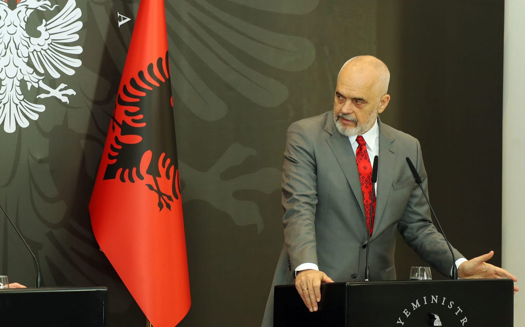 Edi Rama mbështet thirrjen për drejtësi më 17 tetor