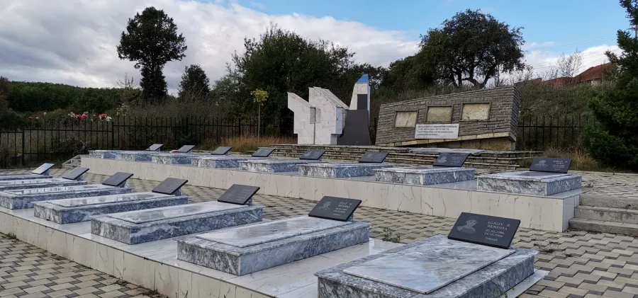 Përkujtohet 21-vjetori i tragjedisë së maturantëve të Malishevës