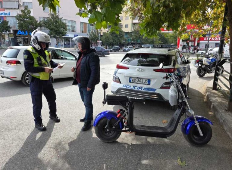 Protestë në Shqipëri: Kundërshtim ndaj ndalimit të trotinetave