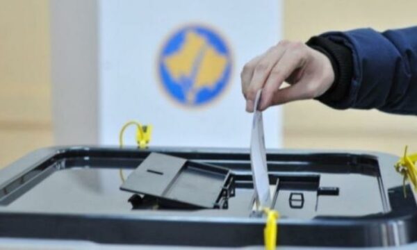 Familja Peci: Vetëm 3 nga 14 kandidatë të VV marrin mbi 10 vota