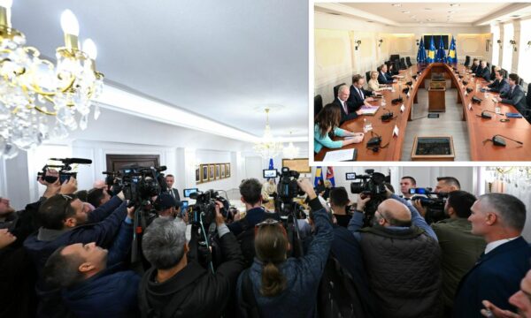 Von der Leyen zhvillon takime me liderët kryesorë të Kosovës