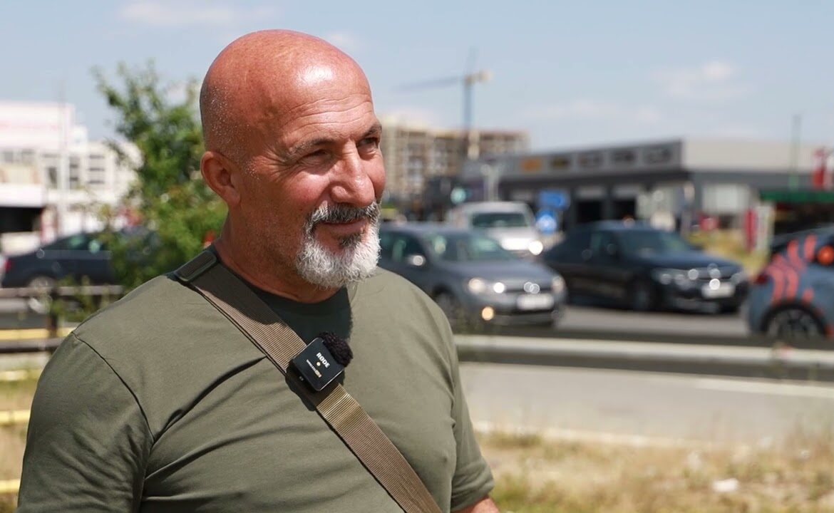 Veterani i UÇK-së ecën nga Kosova në Tiranë për protestë