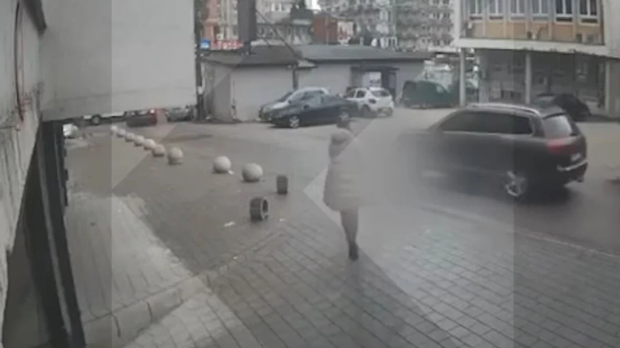 Të shtëna me armë zjarri në Pejë, pamje të reja nga incidenti