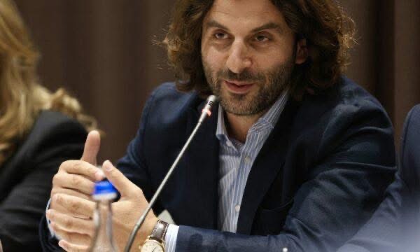 Kraki kritikon protestën në Tiranë për drejtuesit e UÇK-së