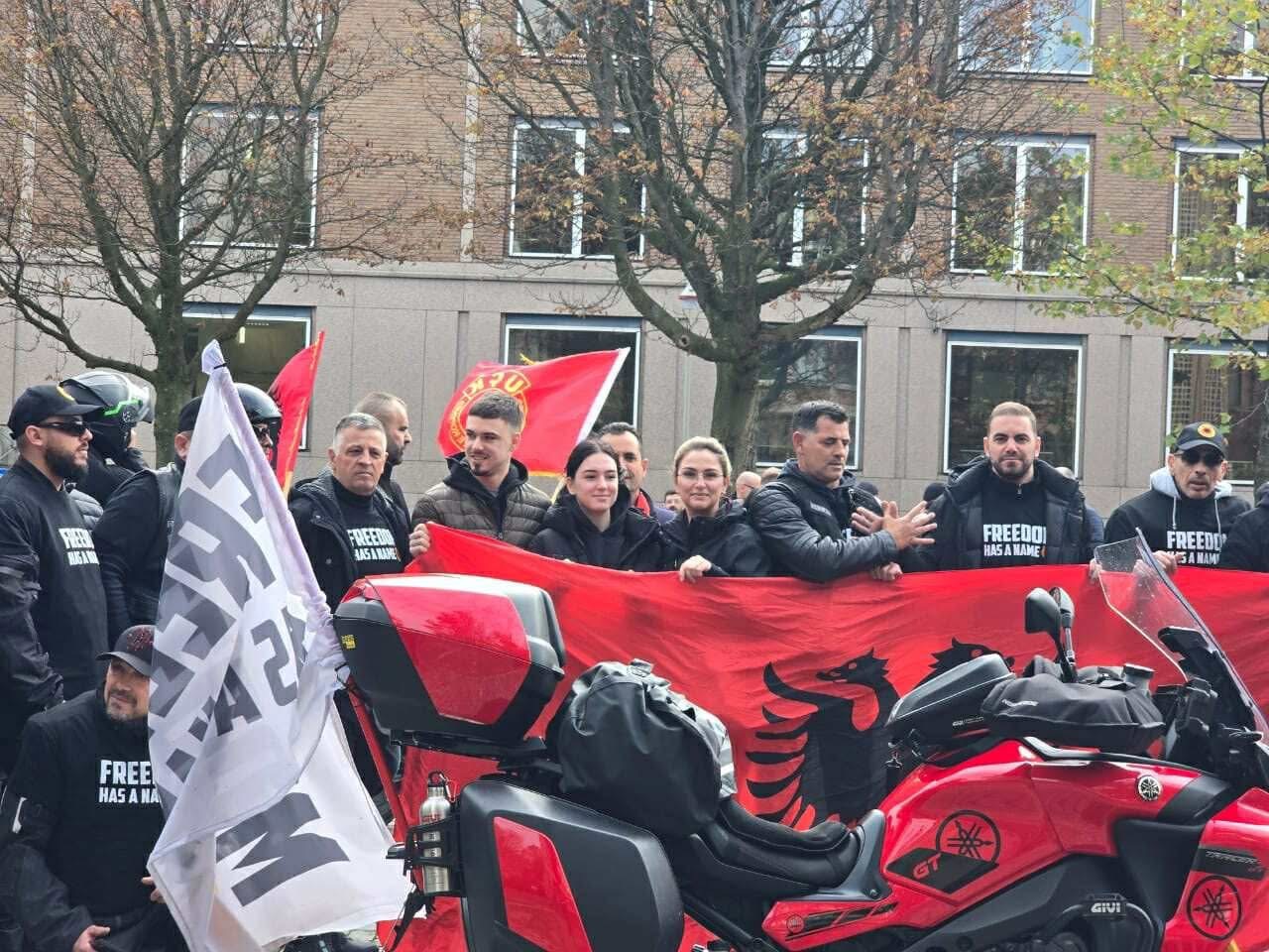 Shqipe Selimi e VV-së i bashkohet protestë-marshit të motoristëve në Hagë