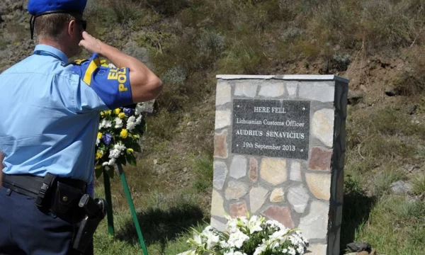 Zyrtari i EULEX-it i vrarë në 2013, bastisje në veri dje