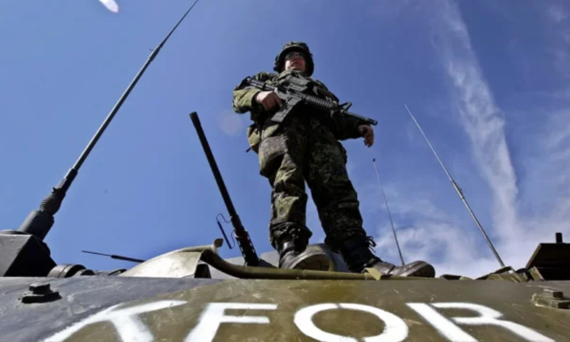 Bloomberg: Plani për paqe në Gaza mund të ndjekë modelin e KFOR-it