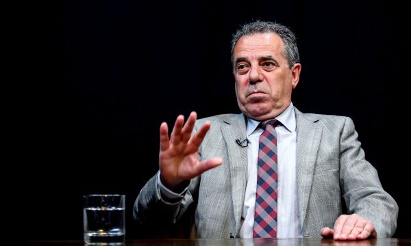 Matoshi Kritikon Kurtin për Retorikën e Përçarëse në Kosovë