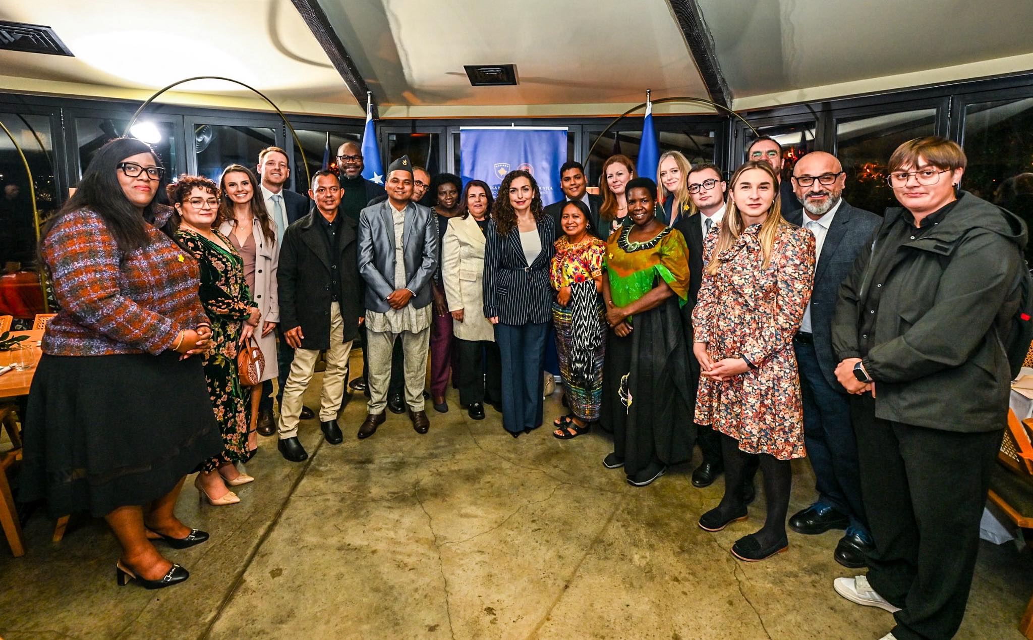 Osmani takohet me delegacionin britanik për çështje të dhunës seksuale në konflikte