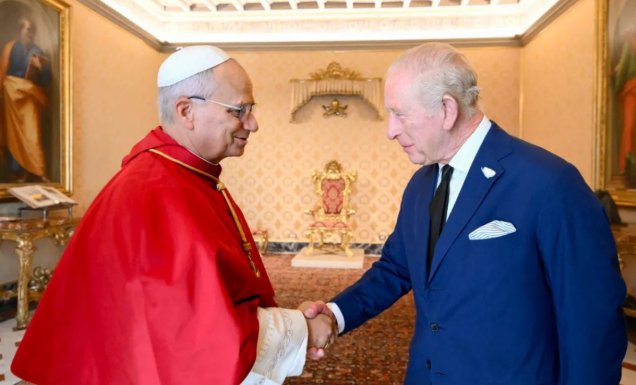 Mbreti Çarls zhvillon vizitë zyrtare në Vatikan