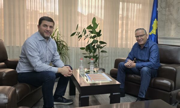 Krasniqi dhe Hamza: Ariani vazhdon punën e mirë në Mitrovicë