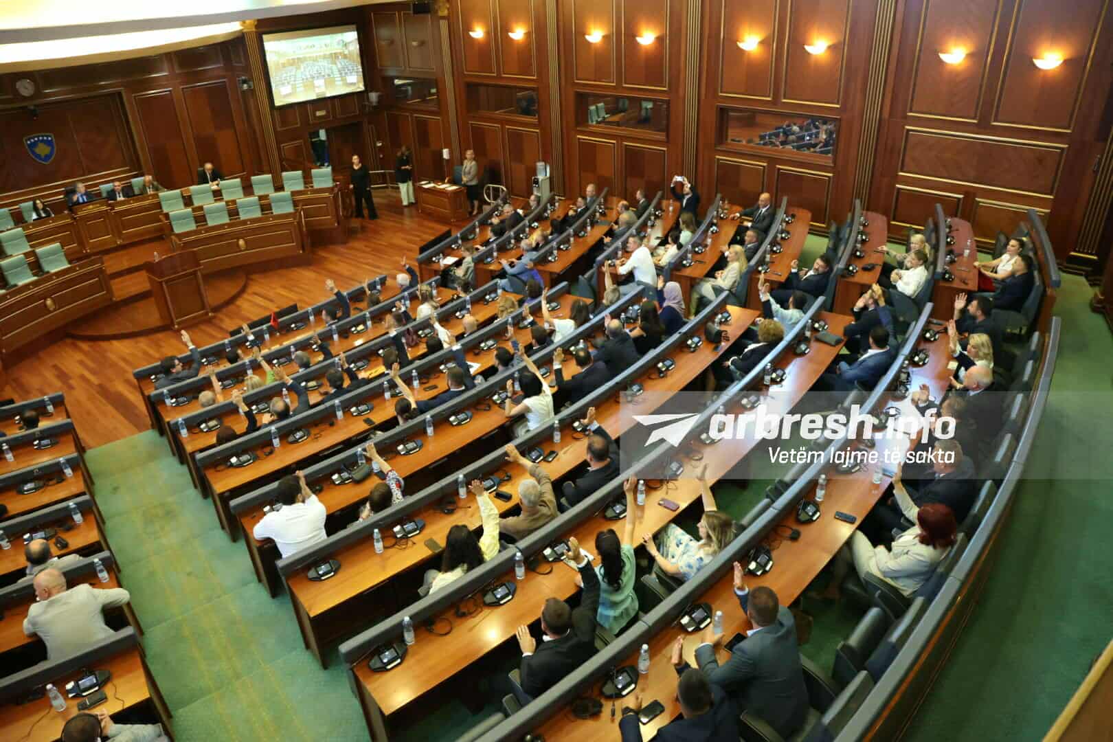 Kuvendi mblidhet të dielën, Kurti pritet të propozojë qeverinë